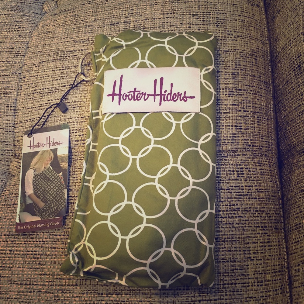 BEBE AU LAIT HOOTER HIDERS AERO NURSING COVER NWT